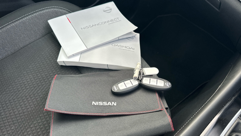 Nissan Qashqai 1.3 DiG-T MH N-Connecta 5dr Petrol Hatchback